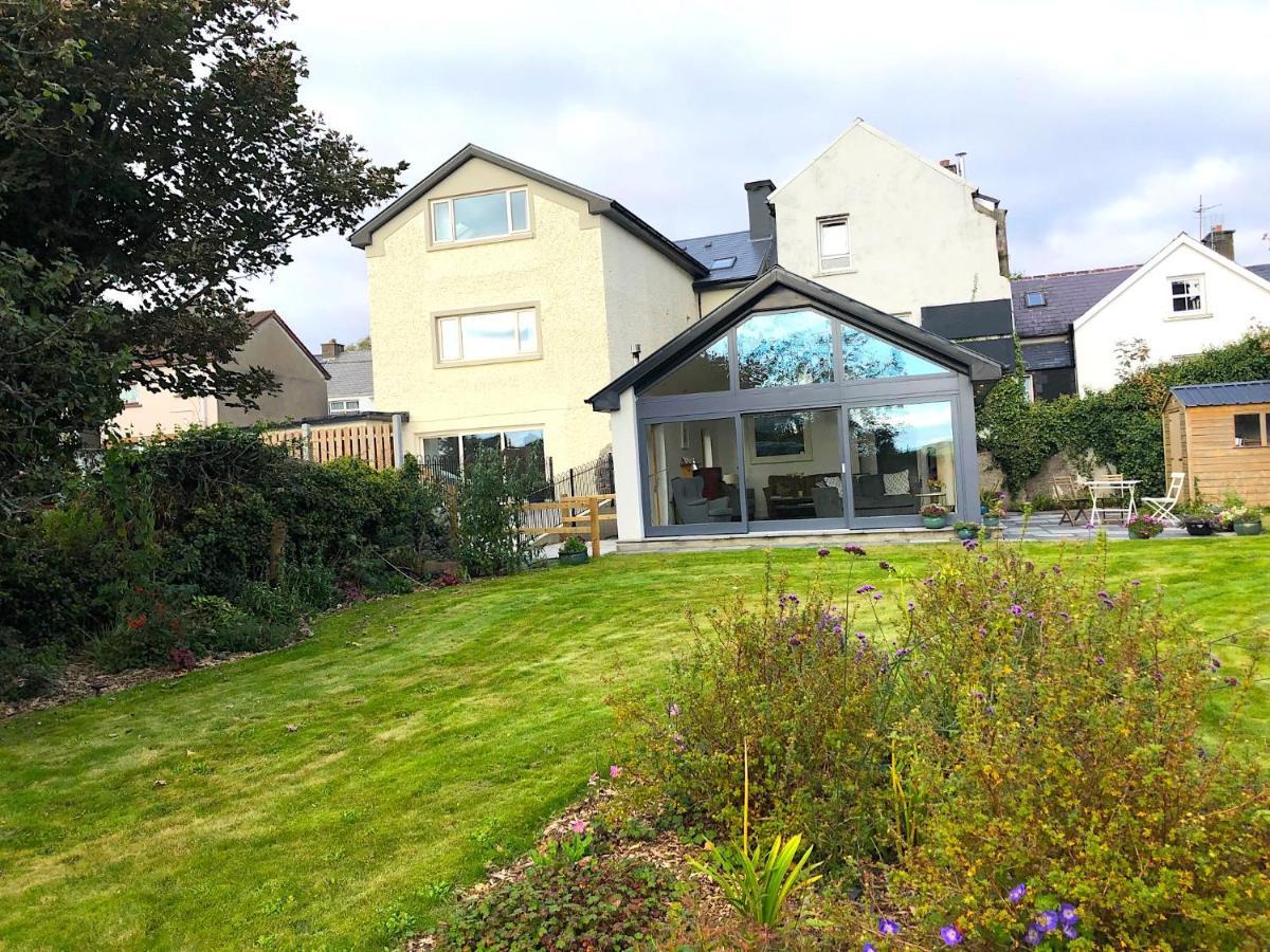 Dingle Garden Townhouse Bed and Breakfast Eksteriør billede The house of the artist in 2019