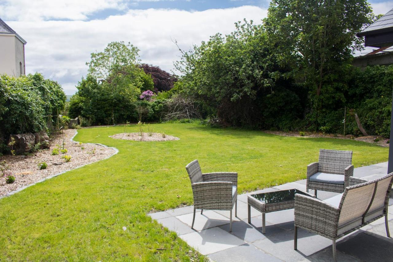 Dingle Garden Townhouse Bed and Breakfast Eksteriør billede The garden of the house