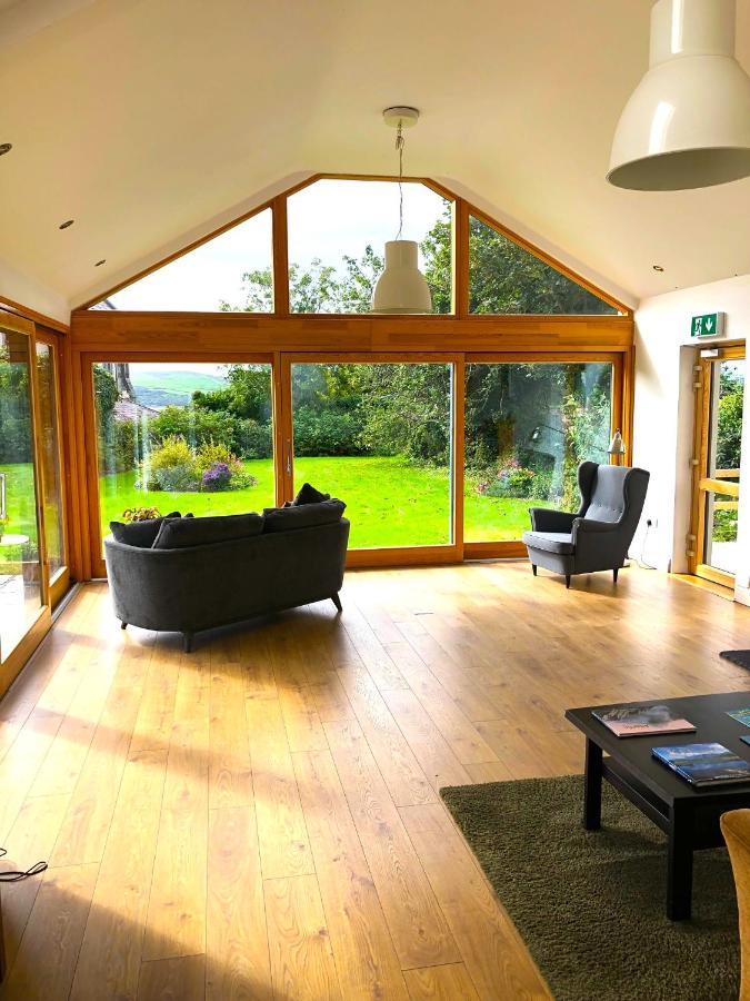 Dingle Garden Townhouse Bed and Breakfast Eksteriør billede The interior of the Centre for Cancer Immunotherapy