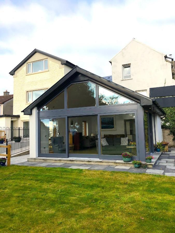Dingle Garden Townhouse Bed and Breakfast Eksteriør billede A modern conservatory