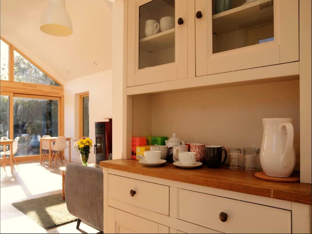 Dingle Garden Townhouse Bed and Breakfast Eksteriør billede A kitchen